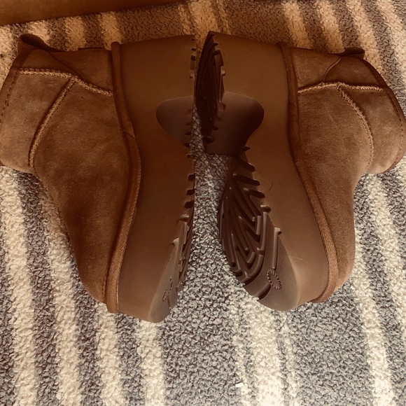 Uggs NWT New Heights ankle platform boots 6 tan - Picture 3 of 9